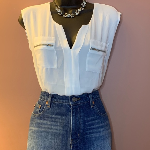 Sleeveless Chiffon Blouse - Picture 1 of 6